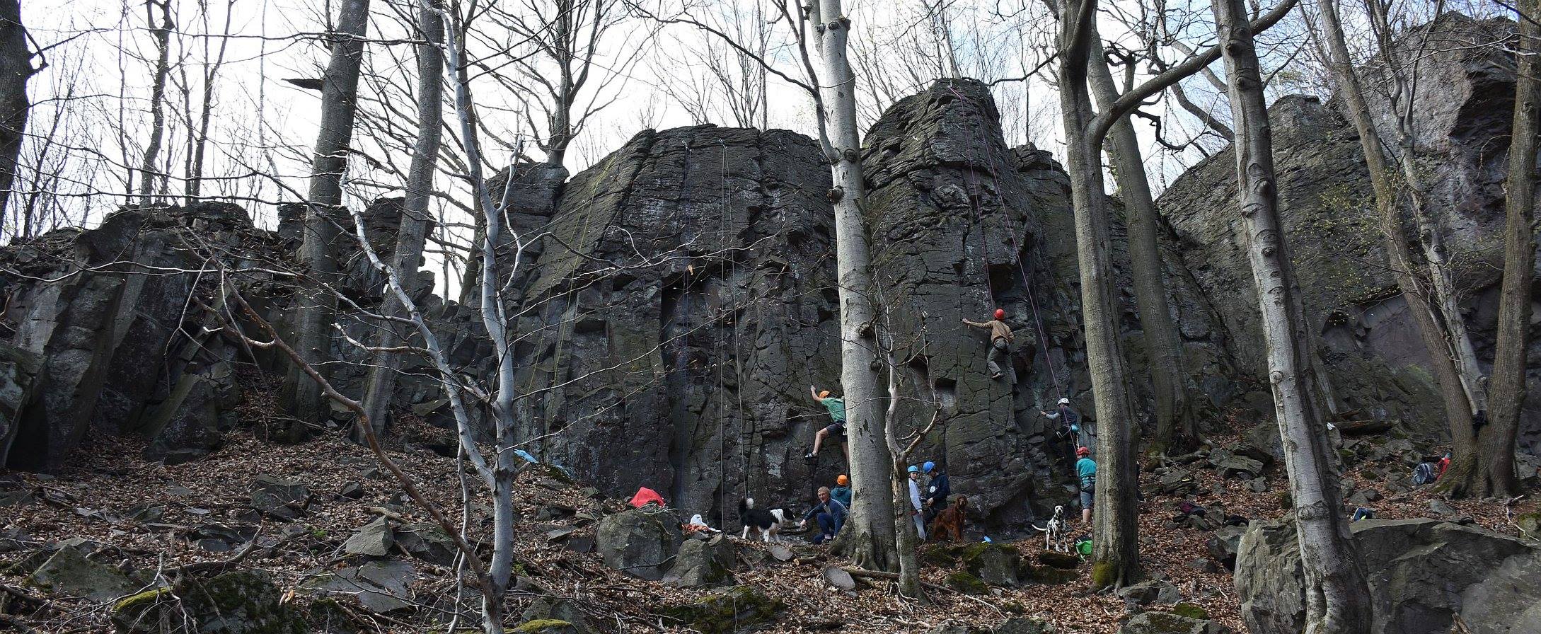 Skalolezectvo pre začiatočníkov: Objavte krásy lezenia v Košickom kraji a vybavte sa správne!