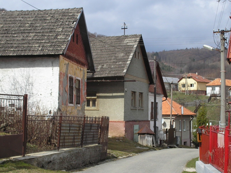 Zo Slovenských dedín mizne ľudová architektúra