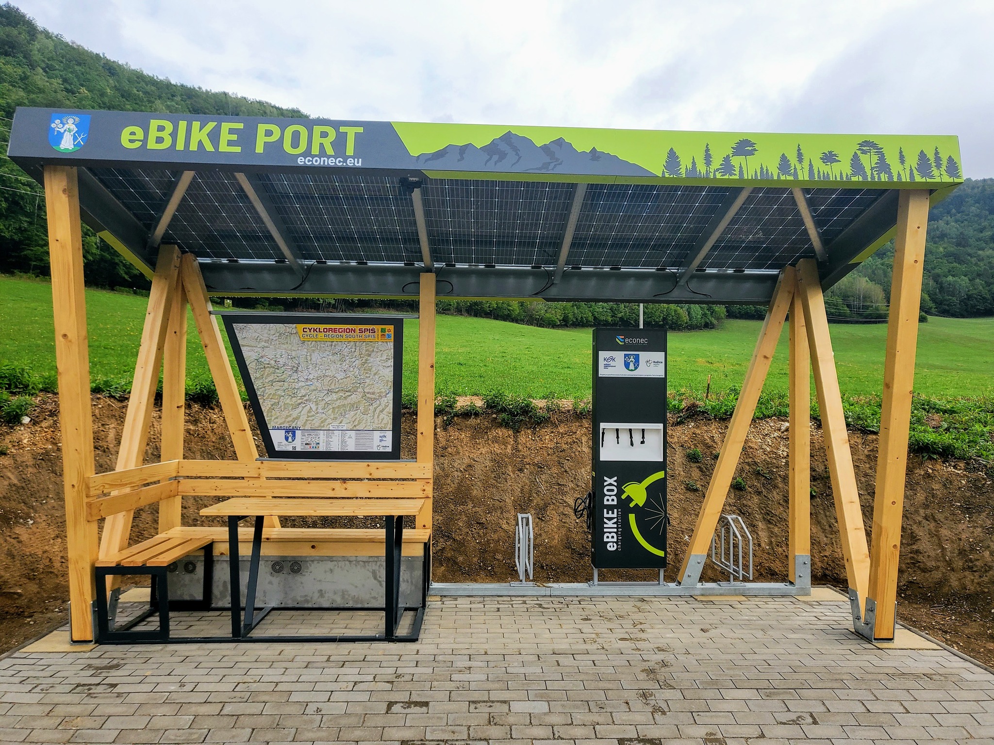 Nabíjacia stanica v cykloprístrešku v Margecanoch je v prevádzke