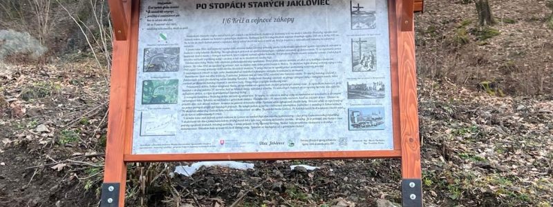 Náučný chodník „Po stopách starých Jakloviec“ - Autor fotografie: Betka Gajdošová Keruľová Náučný chodník „Po stopách starých Jakloviec“ - Autor fotografie: Betka Gajdošová Keruľová