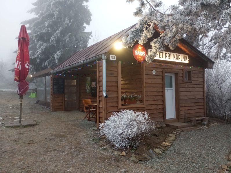 Bufet pri kaplnke Kavečanoch