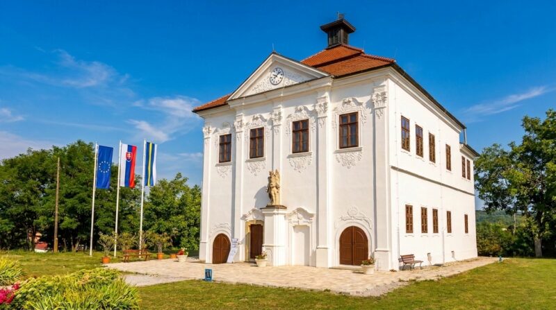 Rokokovo-klasicistický kaštieľ Flórián v Budimíri