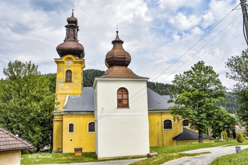 Baroková zvonica v obci Smolník