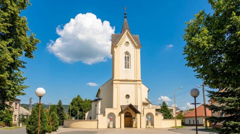 Kostol nanebovzatia Panny Márie v Šaci