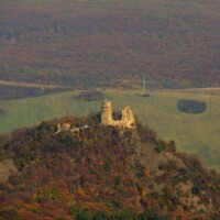 Vrch Bradlo (840 m n.m.) a Skala pod Bradlom (790 m n.m.) Vrch Bradlo (840 m n.m.) a Skala pod Bradlom (790 m n.m.)