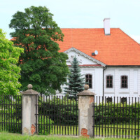 Klasicistický kaštieľ v Budimíre – Múzeum historických hodín Klasicistický kaštieľ v Budimíre – Múzeum historických hodín
