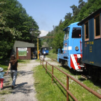 Stanica železničky v Čermeli a dieselová lokomotíva „Danka“ v roku 2009 Čermeľská dolina (Čermeľské údolie)