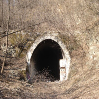 Starý Ťahanovský tunel vstupný portál Starý Ťahanovský tunel vstupný portál