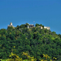 Viniansky hrad ( hrad Vinné ) – zrúcanina Viniansky hrad ( hrad Vinné ) – zrúcanina