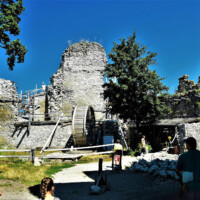 Viniansky hrad ( hrad Vinné ) – zrúcanina Viniansky hrad ( hrad Vinné ) – zrúcanina