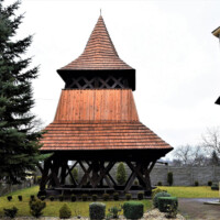 Drevená zvonica a kostol svätej Márie Magdalény Malé Ozorovce Drevená zvonica a kostol svätej Márie Magdalény Malé Ozorovce