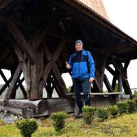 Drevená zvonica a kostol svätej Márie Magdalény Malé Ozorovce Drevená zvonica a kostol svätej Márie Magdalény Malé Ozorovce