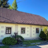 Banícky dom v Smolníku č. 91 na Rožňavskej ulici (možné ubytovanie) Banícky dom v Smolníku č. 91 na Rožňavskej ulici (možné ubytovanie)