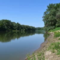 Rieka Tisa a Zlaté piesky pri Malých Trakanoch Rieka Tisa a Zlaté piesky pri Malých Trakanoch