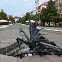 Kovová plastika draka a Čermeľský potôčik Kovová plastika draka a Čermeľský potôčik
