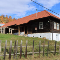 Drevenica zo začiatku 20. storočia, fotograf: Marcinčin Jozef Drevenice v obci Poráč