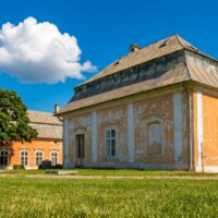 Kaštiel rodiny Semsey v Šaci Kaštiel rodiny Semsey v Šaci