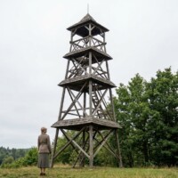 Vyhliadková veža na vrchole Prednej Holice v roku 1938 Vyhliadková veža na vrchole Prednej Holice