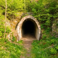 Starý Ťahanovský tunel vstupný portál Starý Ťahanovský tunel vstupný portál