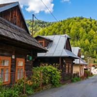 Drevenice v obci Henclová