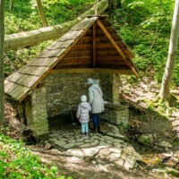 Prameň sv. Jána Nepomuckého s pitnou vodou Prameň sv. Jána Nepomuckého s pitnou vodou