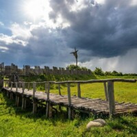 Archeologické nálezisko a skanzen Várhegy v Nižnej Myšli Archeoskanzen Nižná Myšľa