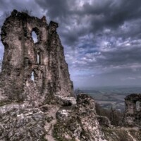 Slanský hrad – Hrad Slanec – Slanecký hrad (zrúcanina)