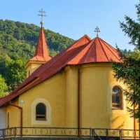 Farský kostol všetkých svätých vo Veľkej Lodine Farský kostol všetkých svätých vo Veľkej Lodine