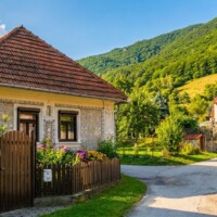 sedliacky dom č 15 so zaujímavou čelnou fasádou sedliacky dom č 15 so zaujímavou čelnou fasádou